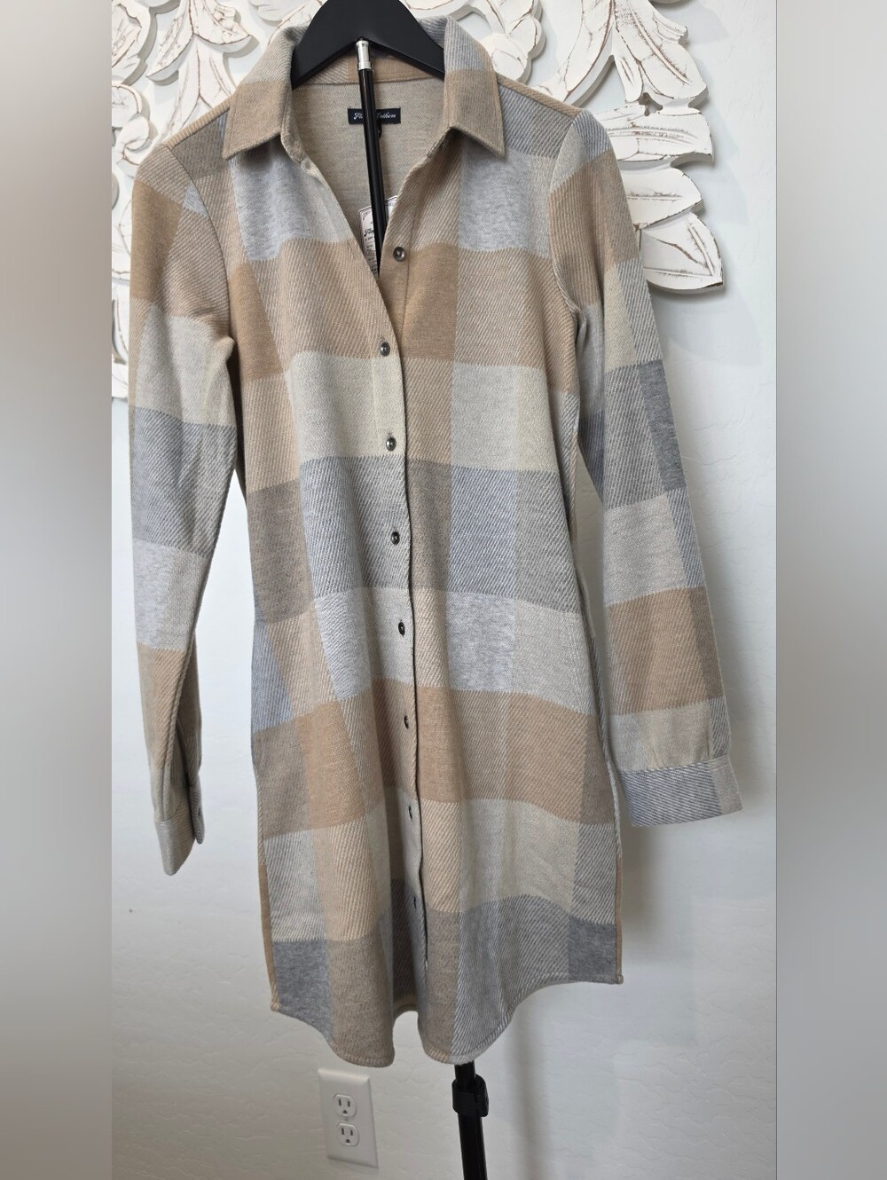 Flag & Anthem Womens Button-Up Plaid Shacket Gray Tan Shirt Dress Size Small NWT
